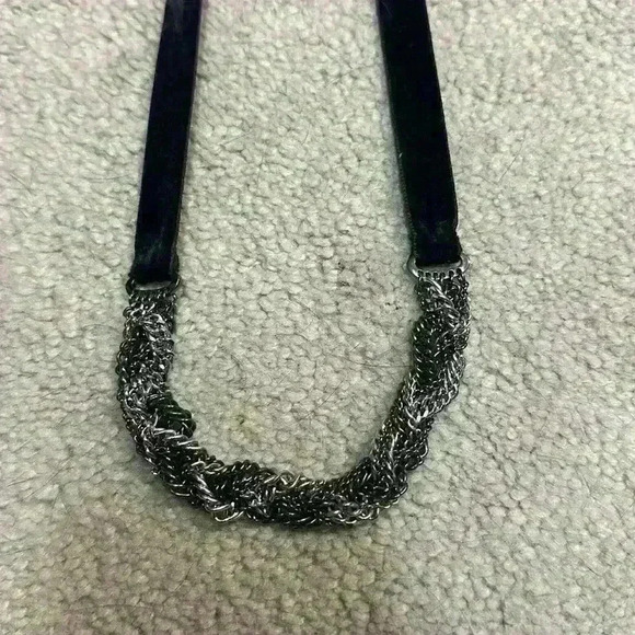 Adorable givenchy necklace - Picture 2 of 2